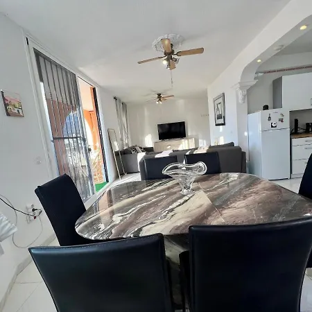 Вилла Ross Адехе