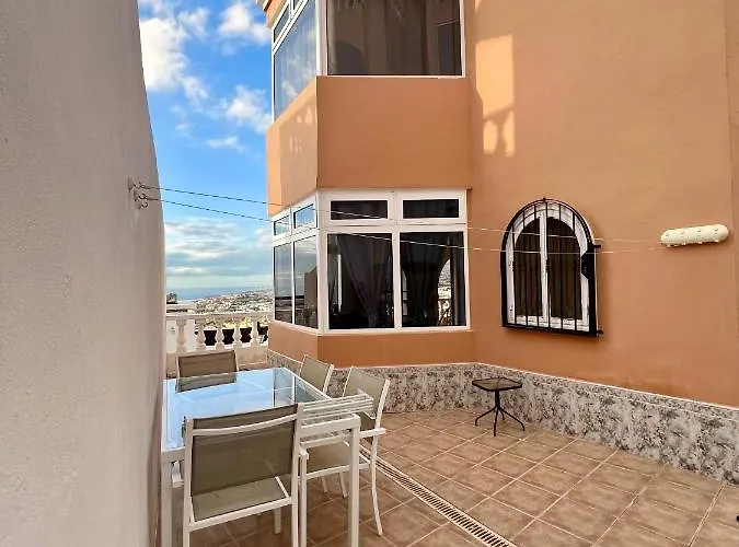 Ross Вилла Адехе