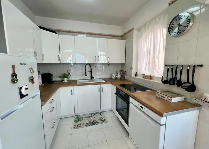 Ross Вилла Адехе