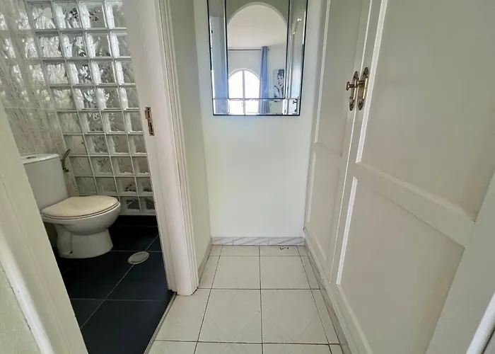 Вилла Ross Адехе