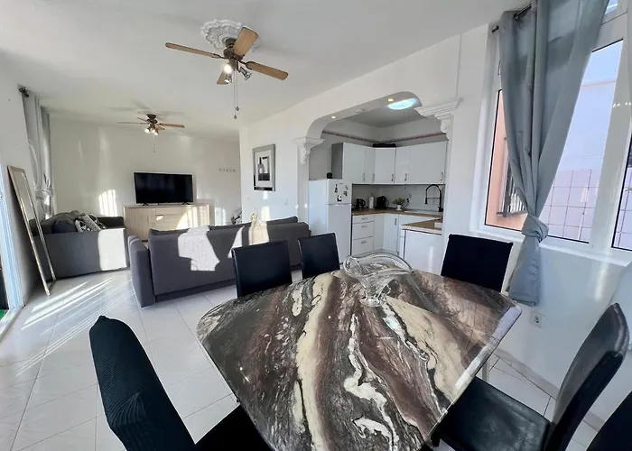 Ross Вилла Адехе